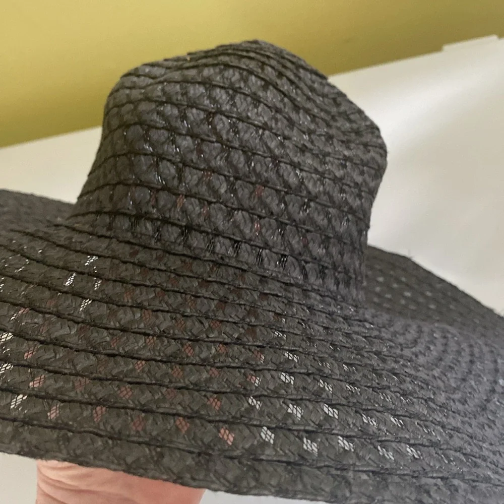 Unbranded Black Paper/Mesh Floppy Sun hat. One Size
